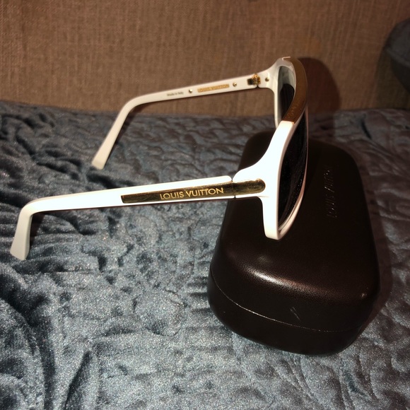 LV sunglasses - Picture 3 of 6